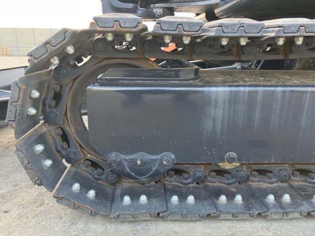 MINI EXCAVATOR — Auction (lot 8457-260)
