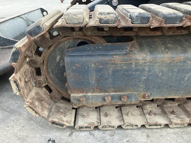 MINI EXCAVATOR — Auction (lot 8457-261)