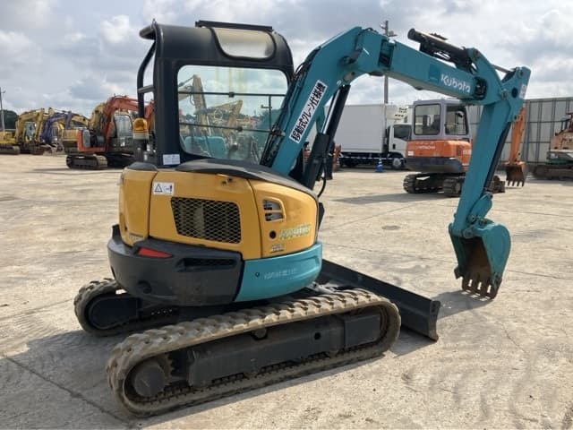MINI EXCAVATOR — Auction (lot 8457-262)