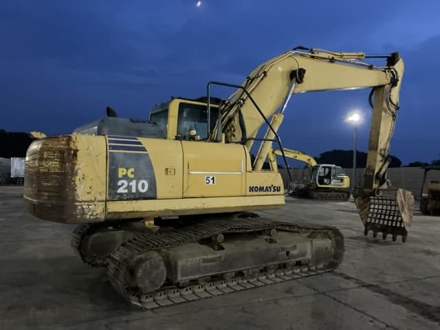 EXCAVATOR — Auction (lot 8457-266)