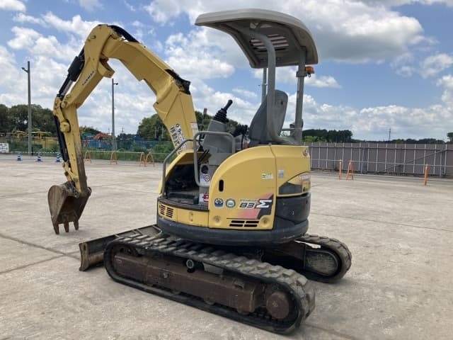 MINI EXCAVATOR — Auction (lot 8457-27)