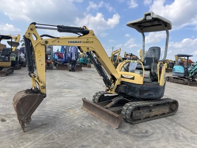 MINI EXCAVATOR — Auction (lot 8457-273)