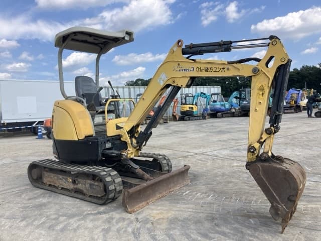 MINI EXCAVATOR — Auction (lot 8457-273)