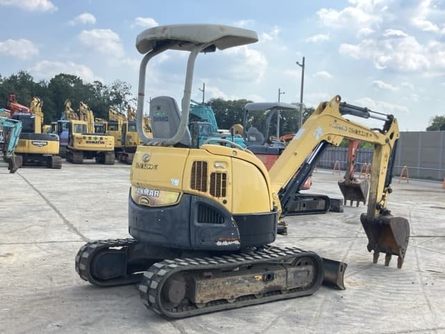MINI EXCAVATOR — Auction (lot 8457-273)