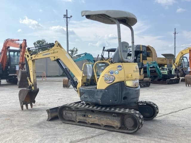 MINI EXCAVATOR — Auction (lot 8457-273)