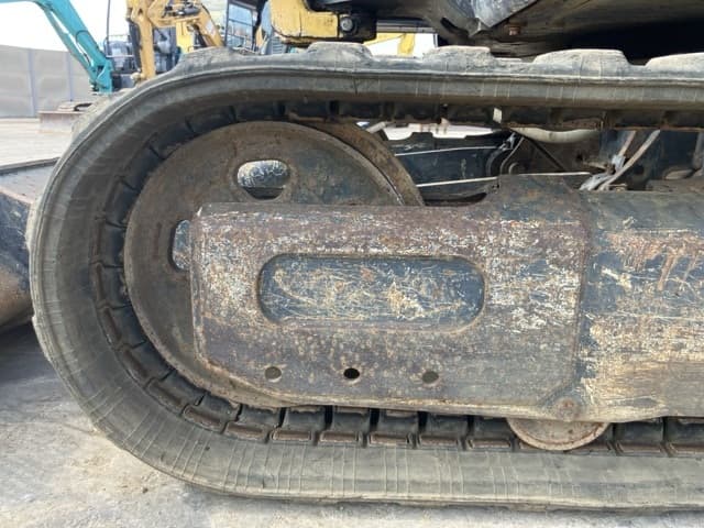 MINI EXCAVATOR — Auction (lot 8457-273)