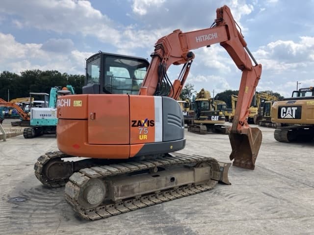 EXCAVATOR — Auction (lot 8457-276)