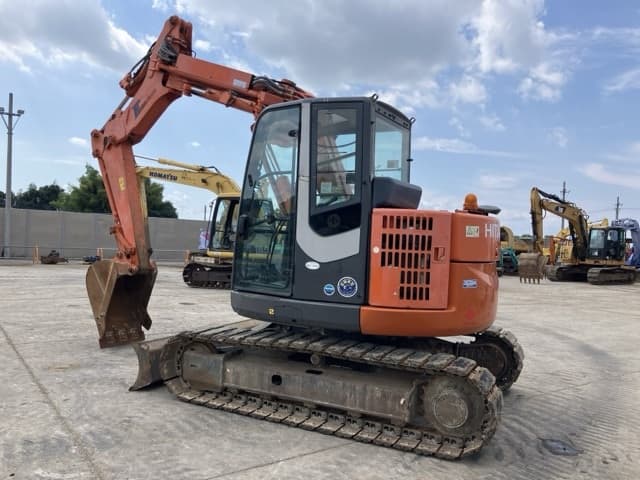 EXCAVATOR — Auction (lot 8457-276)