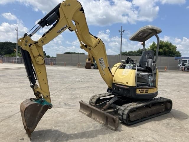 MINI EXCAVATOR — Auction (lot 8457-28)