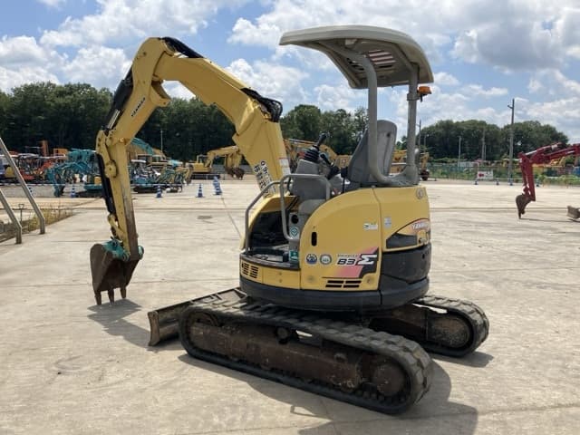MINI EXCAVATOR — Auction (lot 8457-28)