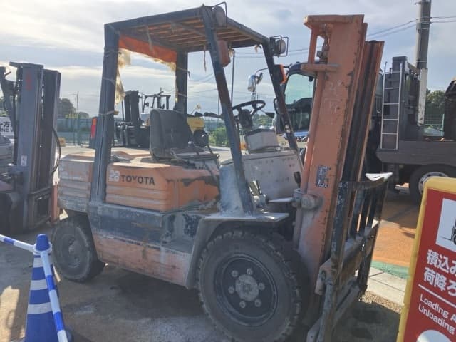 Forklift — Auction (lot 8457-2802)