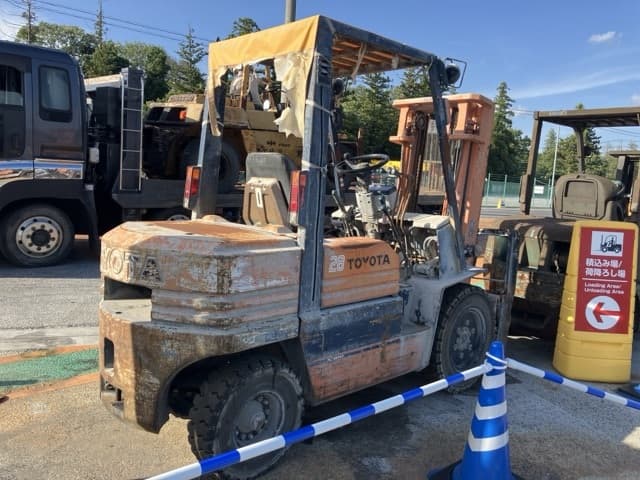 Forklift — Auction (lot 8457-2802)
