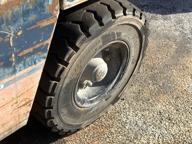 Forklift — Auction (lot 8457-2802)