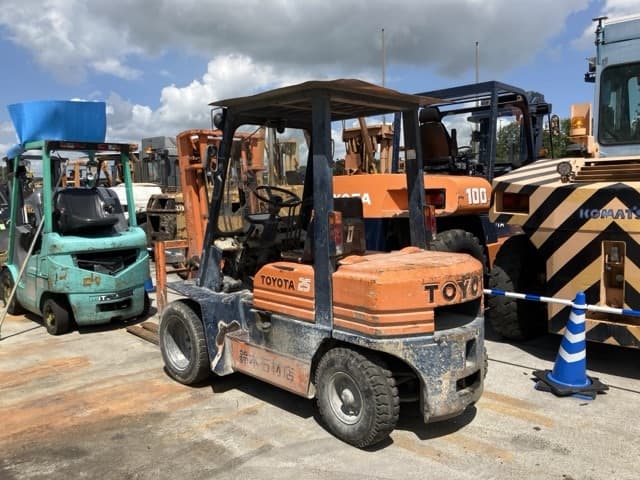 Forklift — Auction (lot 8457-2803)