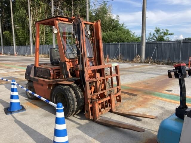 Forklift — Auction (lot 8457-2806)
