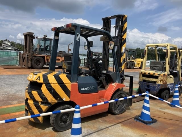Forklift — Auction (lot 8457-2807)