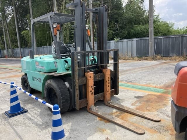 Forklift — Auction (lot 8457-2809)