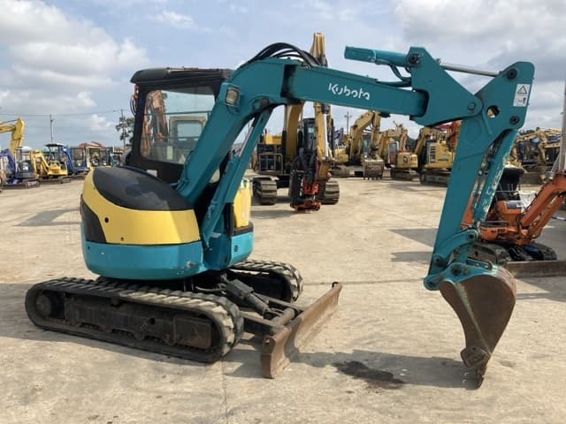 MINI EXCAVATOR — Auction (lot 8457-281)