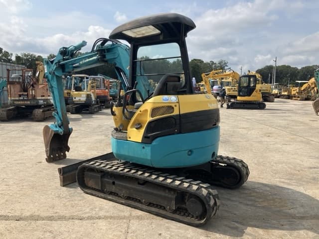 MINI EXCAVATOR — Auction (lot 8457-281)
