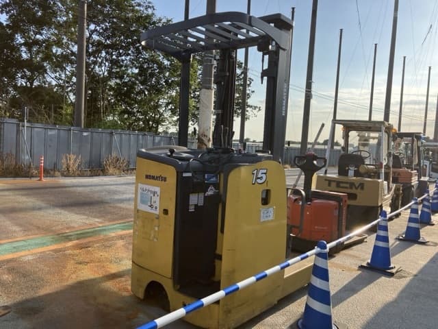 Reach Forklift — Auction (lot 8457-2811)