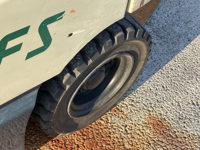 Battery Forklift — Auction (lot 8457-2813)