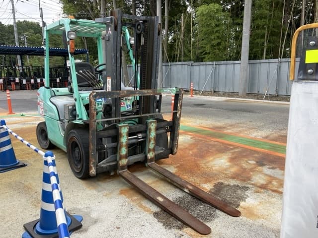 Forklift — Auction (lot 8457-2824)