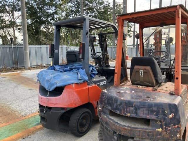 Forklift — Auction (lot 8457-2826)