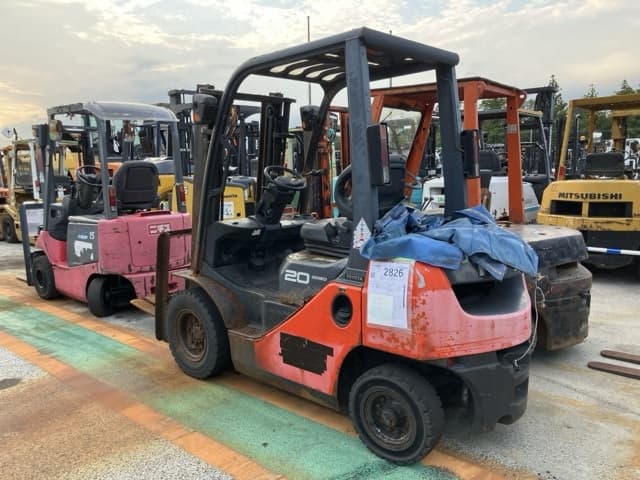 Forklift — Auction (lot 8457-2826)