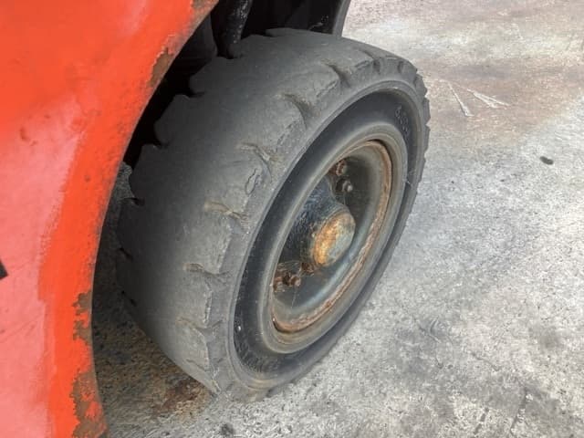 Forklift — Auction (lot 8457-2826)