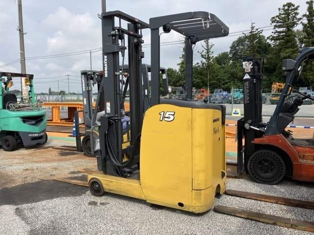 Reach Forklift — Auction (lot 8457-2827)