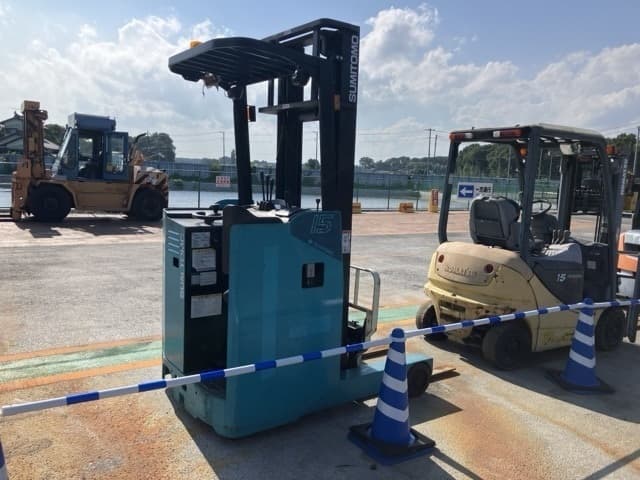 Reach Forklift — Auction (lot 8457-2832)