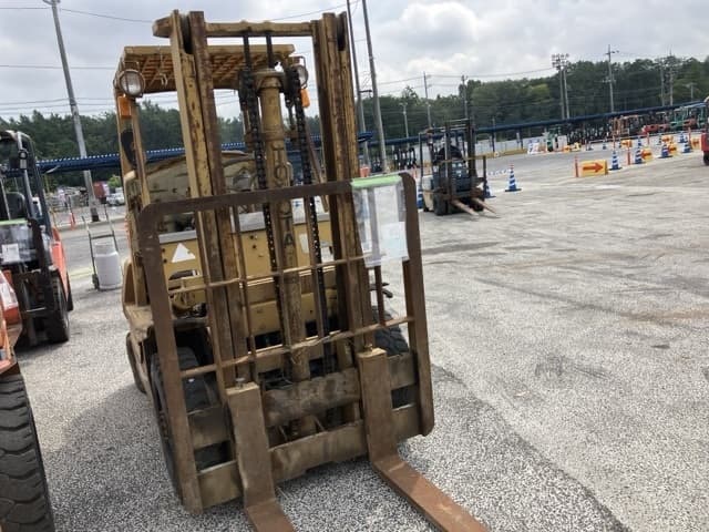 Forklift — Auction (lot 8457-2833)