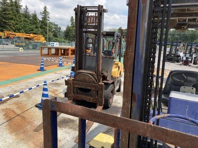 Forklift — Auction (lot 8457-2834)