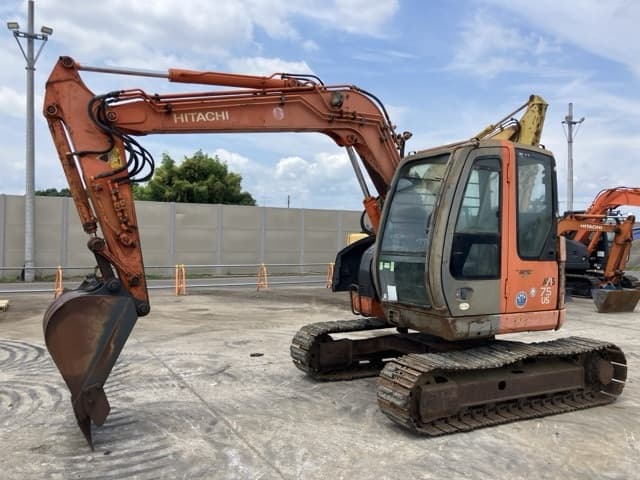 EXCAVATOR — Auction (lot 8457-285)