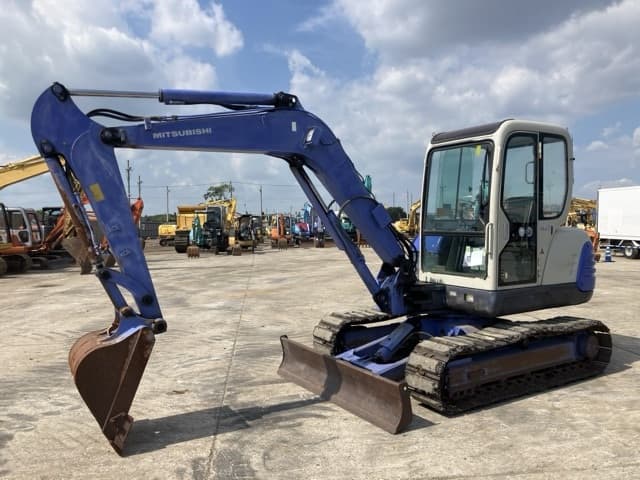 MINI EXCAVATOR — Auction (lot 8457-288)