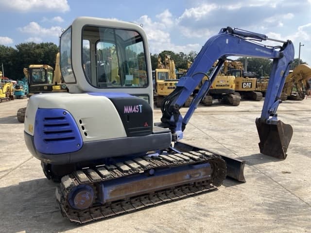 MINI EXCAVATOR — Auction (lot 8457-288)