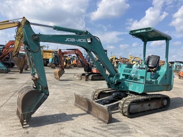 MINI EXCAVATOR — Auction (lot 8457-299)