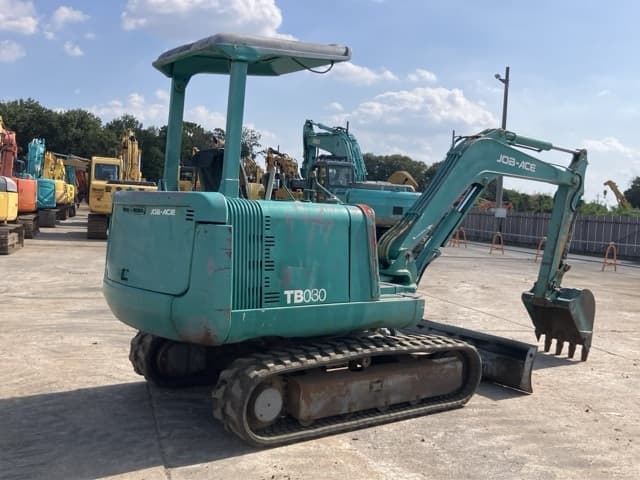 MINI EXCAVATOR — Auction (lot 8457-299)