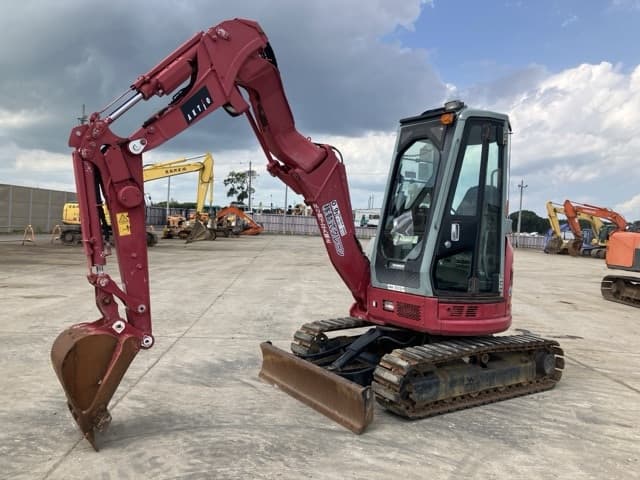 MINI EXCAVATOR — Auction (lot 8457-3)