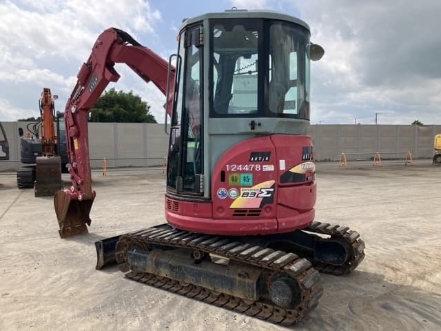 MINI EXCAVATOR — Auction (lot 8457-3)