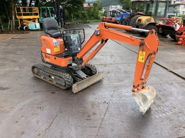 MINI EXCAVATOR — Auction (lot 8457-30001)