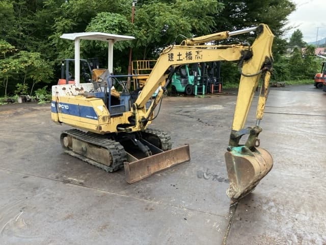 MINI EXCAVATOR — Auction (lot 8457-30002)