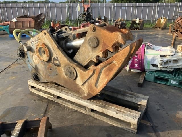 Crusher — Auction (lot 8457-3011)