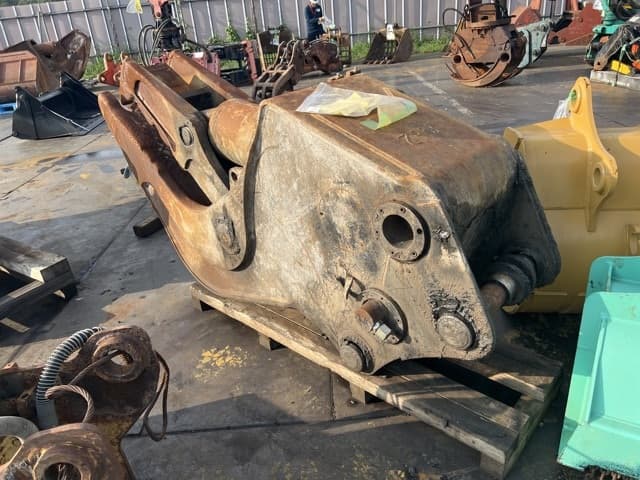 Crusher — Auction (lot 8457-3013)