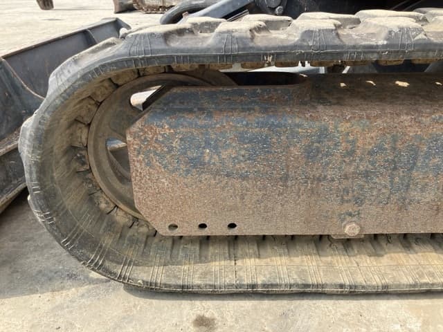 MINI EXCAVATOR — Auction (lot 8457-303)