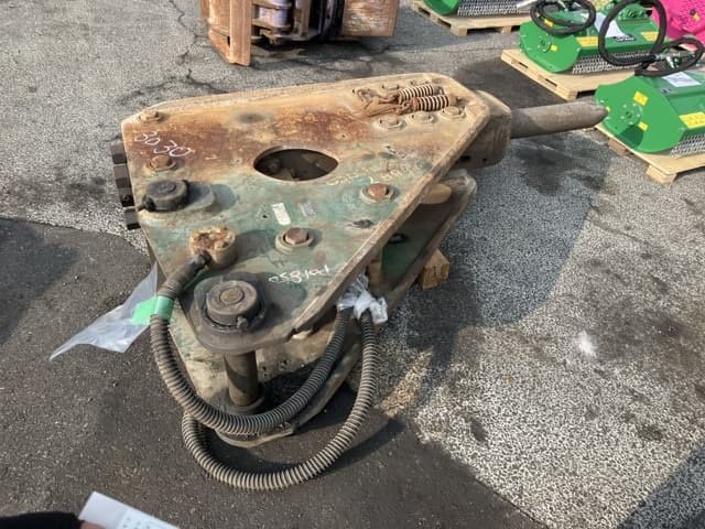 Breaker — Auction (lot 8457-3030)