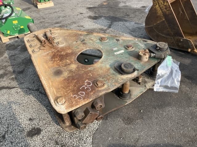 Breaker — Auction (lot 8457-3030)
