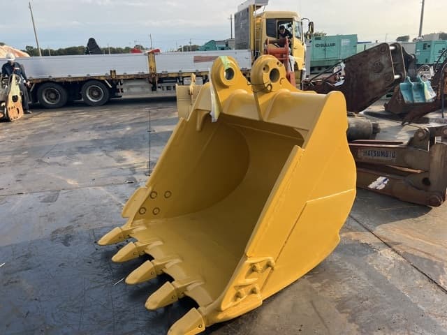 Bucket — Auction (lot 8457-3036)