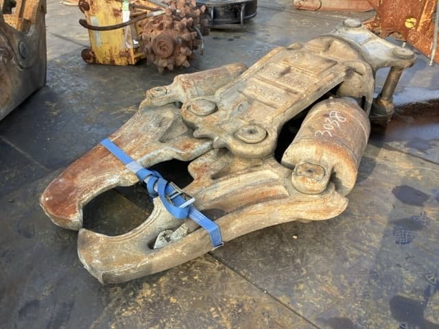 Crusher — Auction (lot 8457-3038)