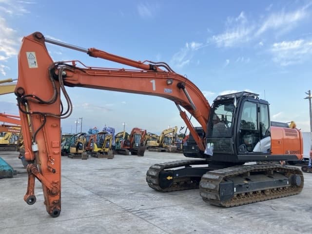 EXCAVATOR — Auction (lot 8457-304)